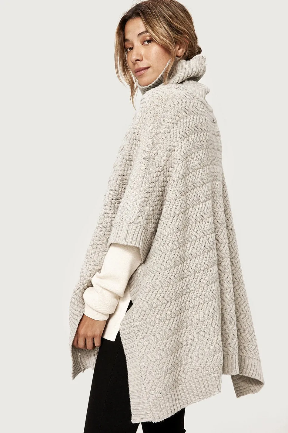 KNITWEAR PONCHO