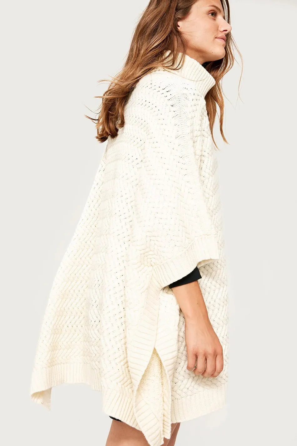 KNITWEAR PONCHO