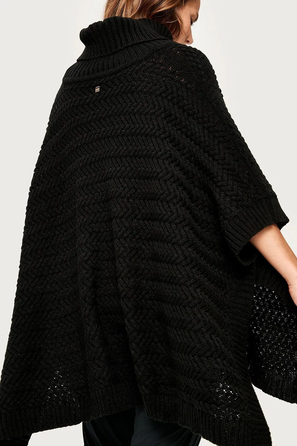 KNITWEAR PONCHO