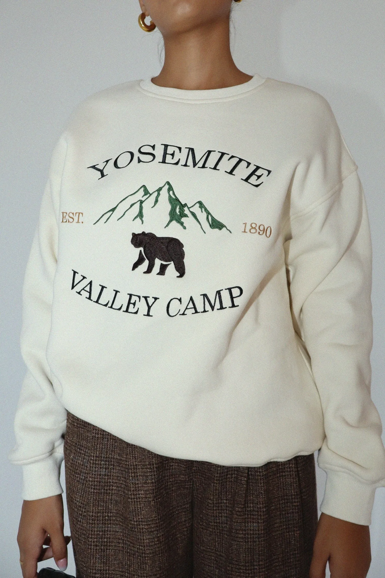 Yosemite Embroidery Pullover Cream